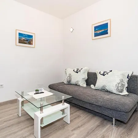Stunning In With Wifi Apartament