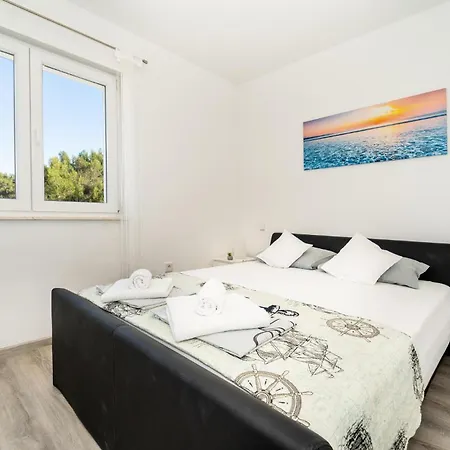 Stunning In With Wifi Apartament Bibinje